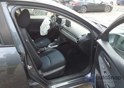 2017 Toyota Yaris Ia из США, поврежденный, VIN 3MYDLBYV3HY173485